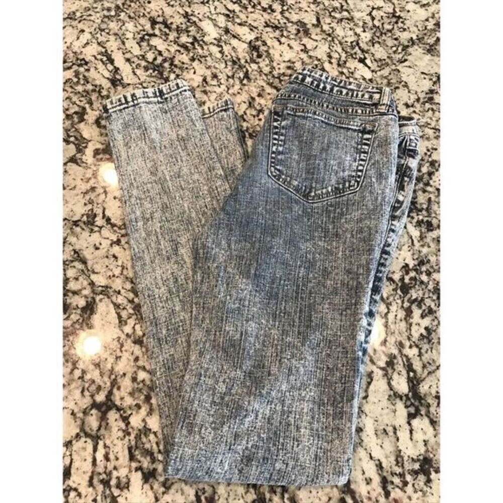 A.N.A. Acid Wash Skinny Jeans size 4 Low Rise (27x31) A New Approach
